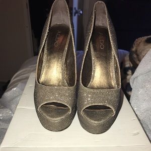 Bronze Gold Platforms